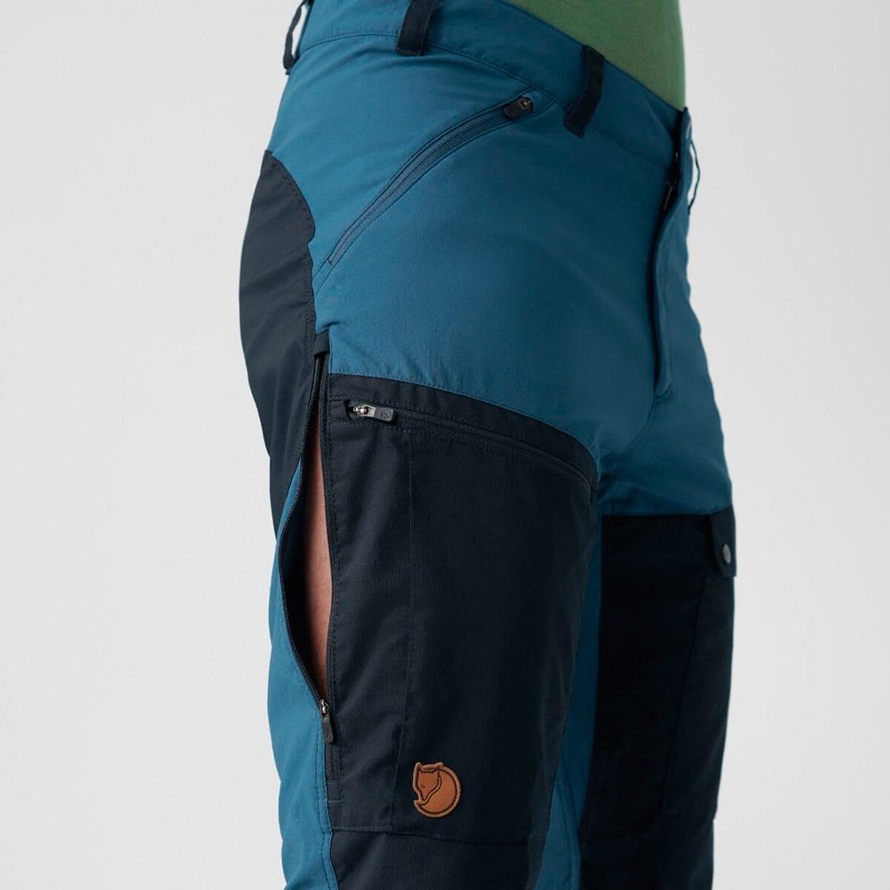 (男)【北極狐Fjallraven】Abisko Midsummer 拼接彈性長褲 藍  81152R-534-555-細節圖5