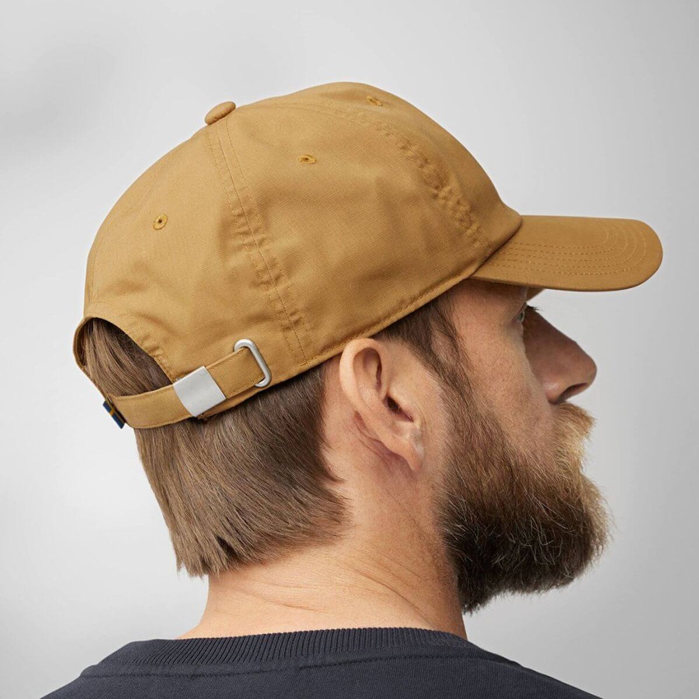 【北極狐Fjallraven】Fjällräven Logo Cap棒球帽-深灰/蕎麥棕/暗深藍 13100181-細節圖2