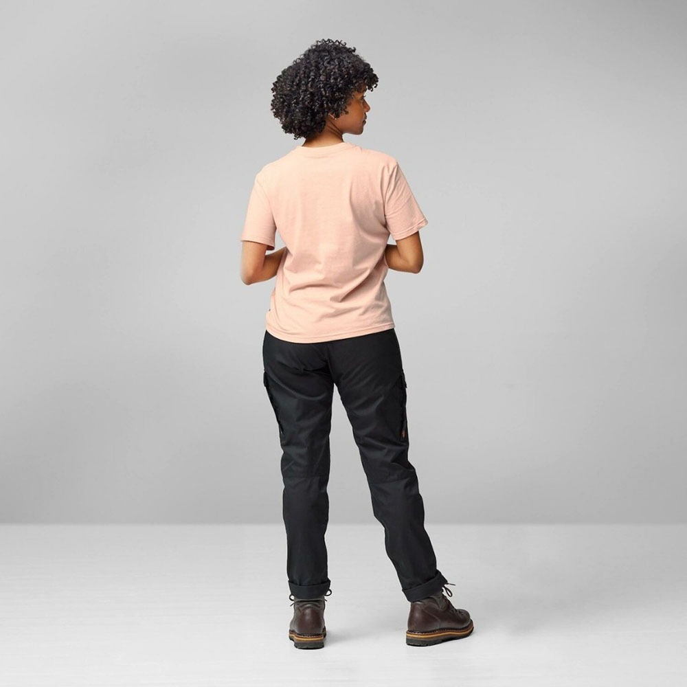 (女)【北極狐Fjallraven】Lush Logo T Shirt  短袖T恤-粉白玫瑰 14600165-302-細節圖4