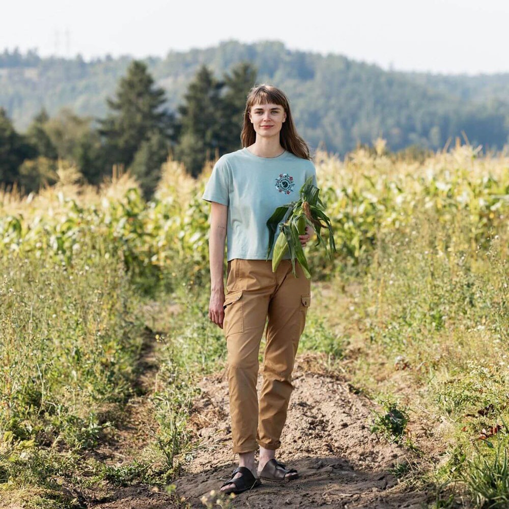 (女)【北極狐Fjallraven】Fjällblomster Logo 短袖T恤-粉筆白 14600213-113-細節圖4