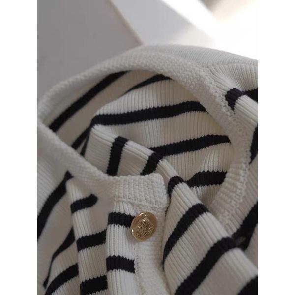 現貨+預購 實拍韓系質感金屬釦黑白條紋針織上衣外套條紋針織開衫上衣外套-細節圖2