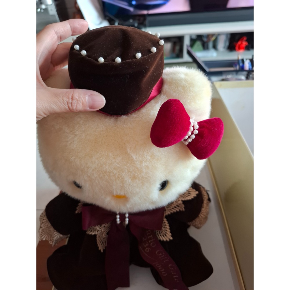 日本製進口 絕版Hello kitty 古典造型西洋娃娃有編號236的夢幻逸品 現貨一隻 二手〔有外盒〕-細節圖8