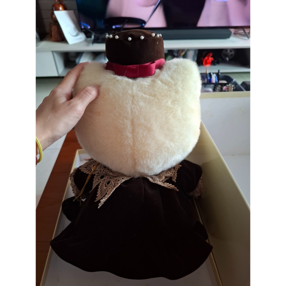 日本製進口 絕版Hello kitty 古典造型西洋娃娃有編號236的夢幻逸品 現貨一隻 二手〔有外盒〕-細節圖9