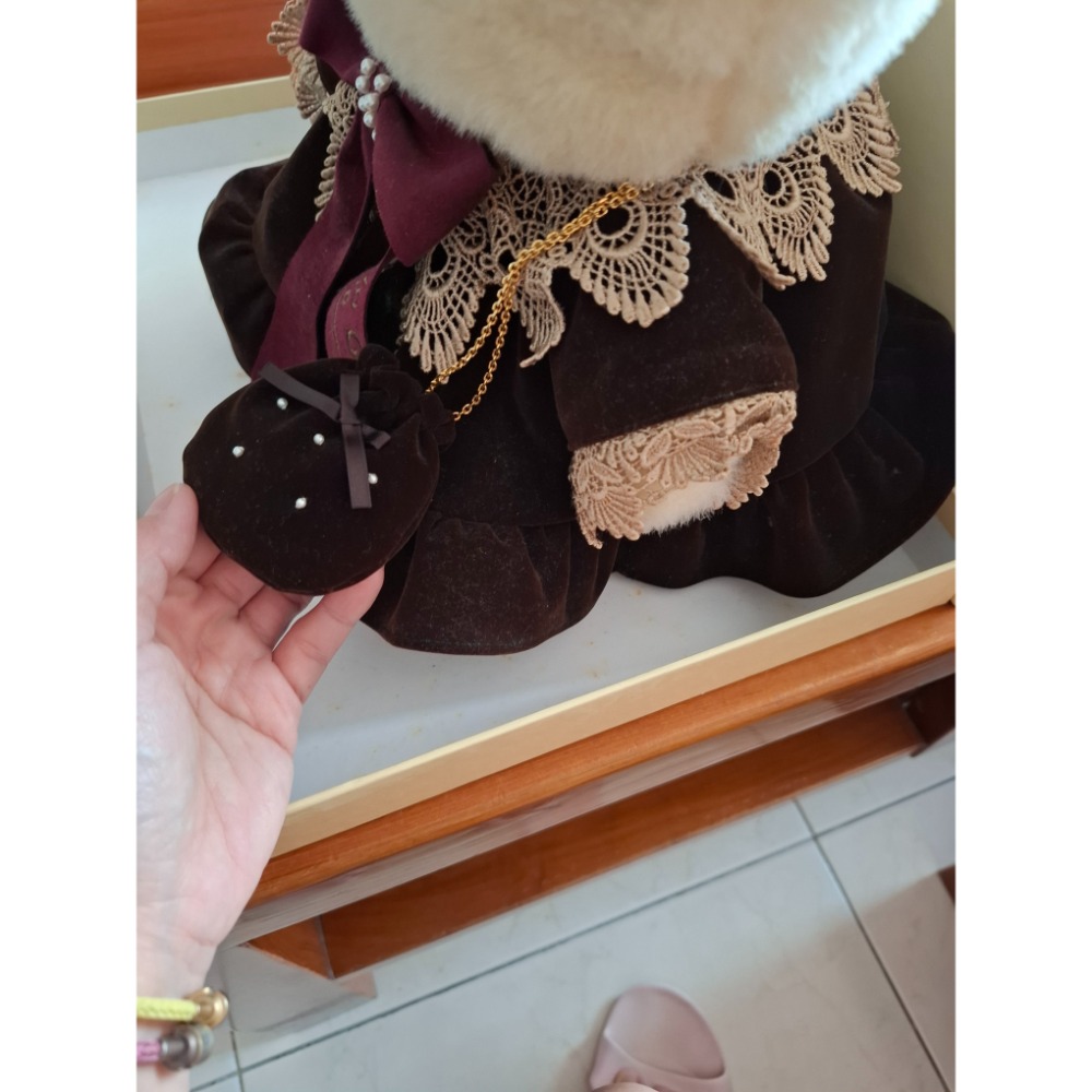 日本製進口 絕版Hello kitty 古典造型西洋娃娃有編號236的夢幻逸品 現貨一隻 二手〔有外盒〕-細節圖10