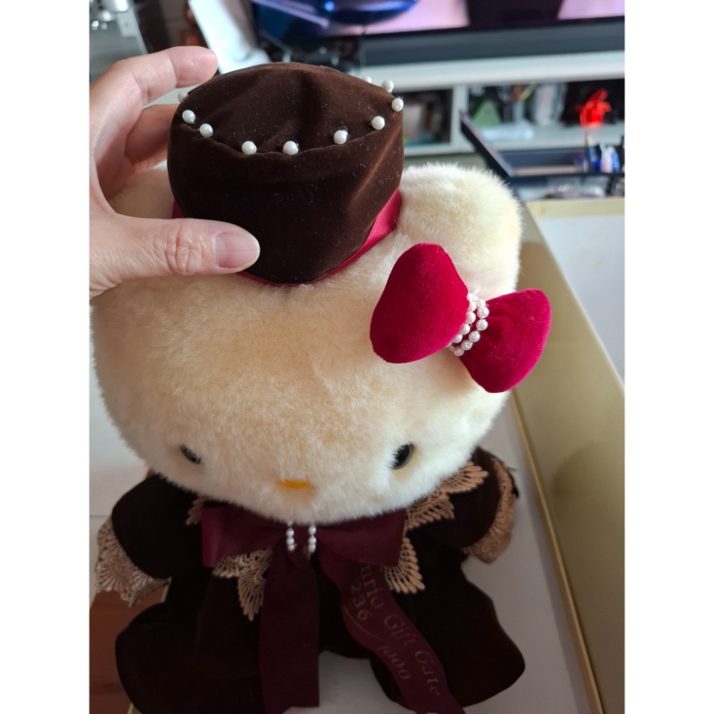 日本製進口 絕版Hello kitty 古典造型西洋娃娃有編號236的夢幻逸品 現貨一隻 二手〔有外盒〕-細節圖8