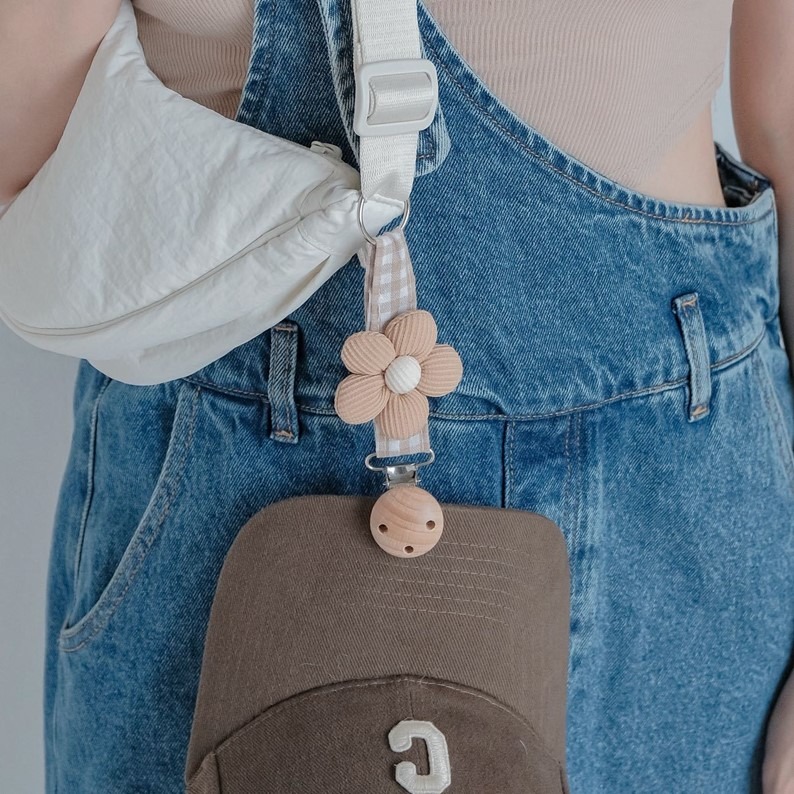 ins風花朵出行帽夾 旅行太陽帽遮陽帽掛夾 掛包包連接帽子 掛夾神器 帽夾 花朵帽夾 萬用夾 旅行帽夾 防丟失帽夾 禮品-細節圖8