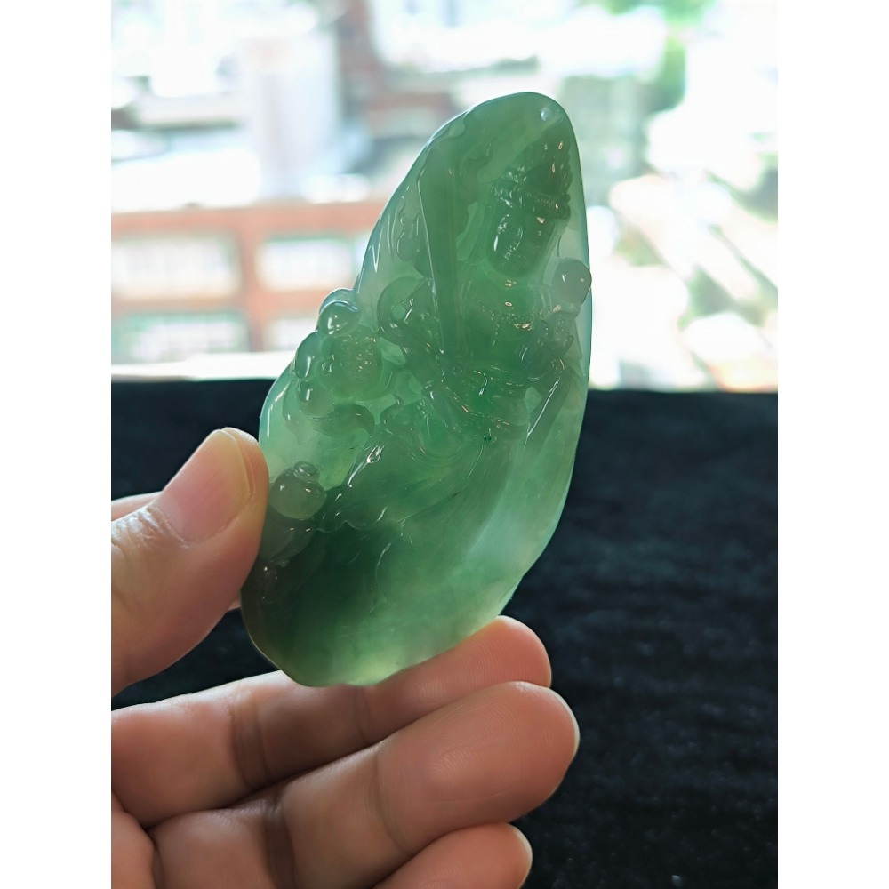 天然緬甸A貨翡翠 滿綠持劍觀音 種老起膠 化底無棉 法相莊嚴 大師工藝附證書 收藏盒-細節圖6