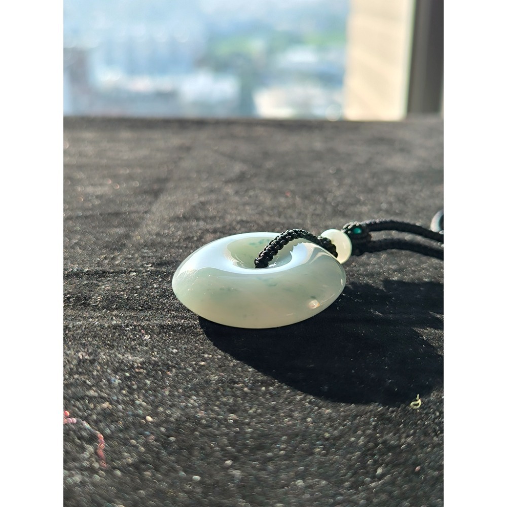 天然緬甸A貨翡翠 糯冰飄花 肥厚平安扣 種老肉細 珠圓玉潤 附證書 專屬收藏木盒-細節圖3