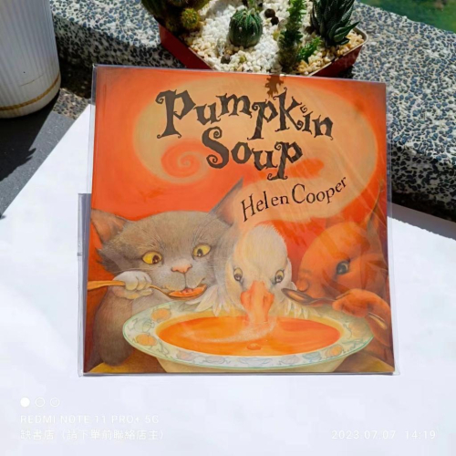 【贈音檔】現貨🍀平裝英文繪本Pumpkin Soup南瓜湯🍀Helen Cooper🍀獲英國凱特格林威大獎【缺書店】