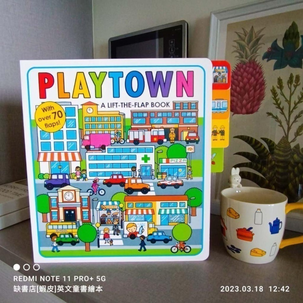 英文硬頁翻翻操作書A Lift-the-Flap book系列 Playtown/Emergency/airport-細節圖2