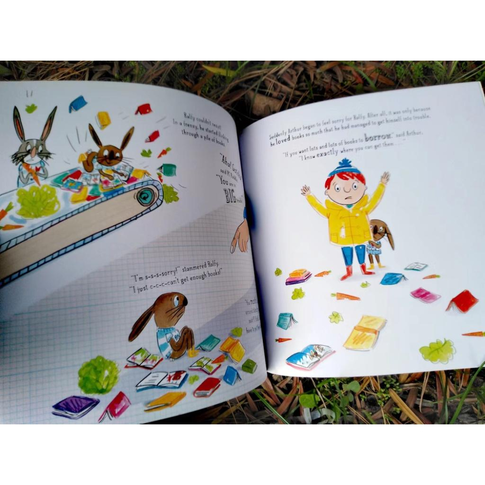【贈音檔】現貨🍀平裝英文幽默繪本Wanted! Ralfy Rabbit, Book Burglar🍀鼓勵孩子熱愛閱讀-細節圖6
