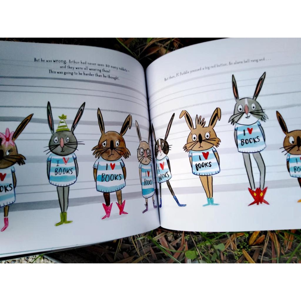 【贈音檔】現貨🍀平裝英文幽默繪本Wanted! Ralfy Rabbit, Book Burglar🍀鼓勵孩子熱愛閱讀-細節圖8
