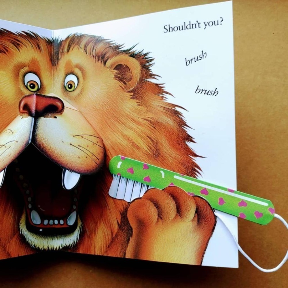 英文立體操作互動書🍀A POP UP BOOK: Brush Your Teeth Please養成刷牙習慣🍀缺書店-細節圖4