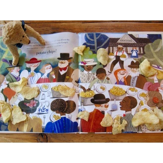 英文精裝繪本🍀Mr crum＇s potato predicament 薯片的發明Felicita Sala🍀缺書店-細節圖9