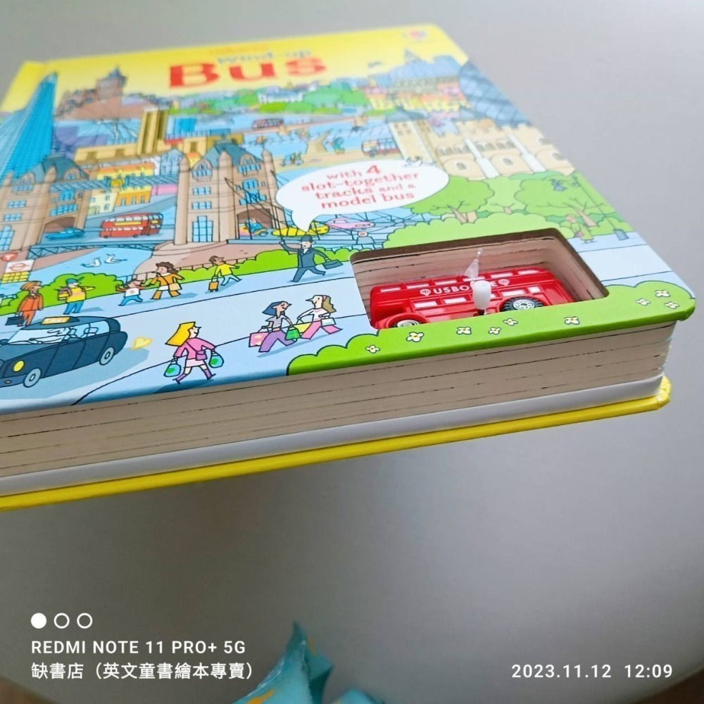 英國Usborne發條雙層巴士跑跑遊戲書🍀 Wind-up Bus🍀4個倫敦街景可拆組🍀缺書店-細節圖3