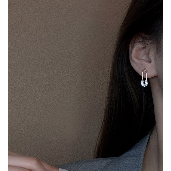 🎀高雄出貨🎀V19 台灣出貨 S925銀針韓版滿鑽個性別針設計感耳環 別針 個性 滿鑽 設計感 耳釘 耳環 S925-細節圖3
