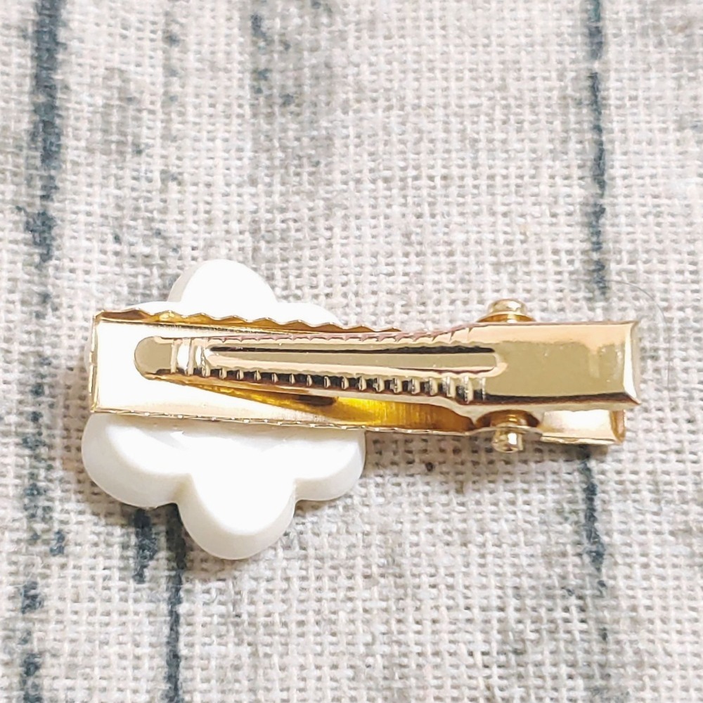 💕小V購物💕【手作髮夾系列 - 荷包蛋小花髮夾】 3cm手作髮夾 奶油膠髮夾 可愛髮夾 卡通髮夾 韓系髮夾 鴨嘴夾-細節圖4