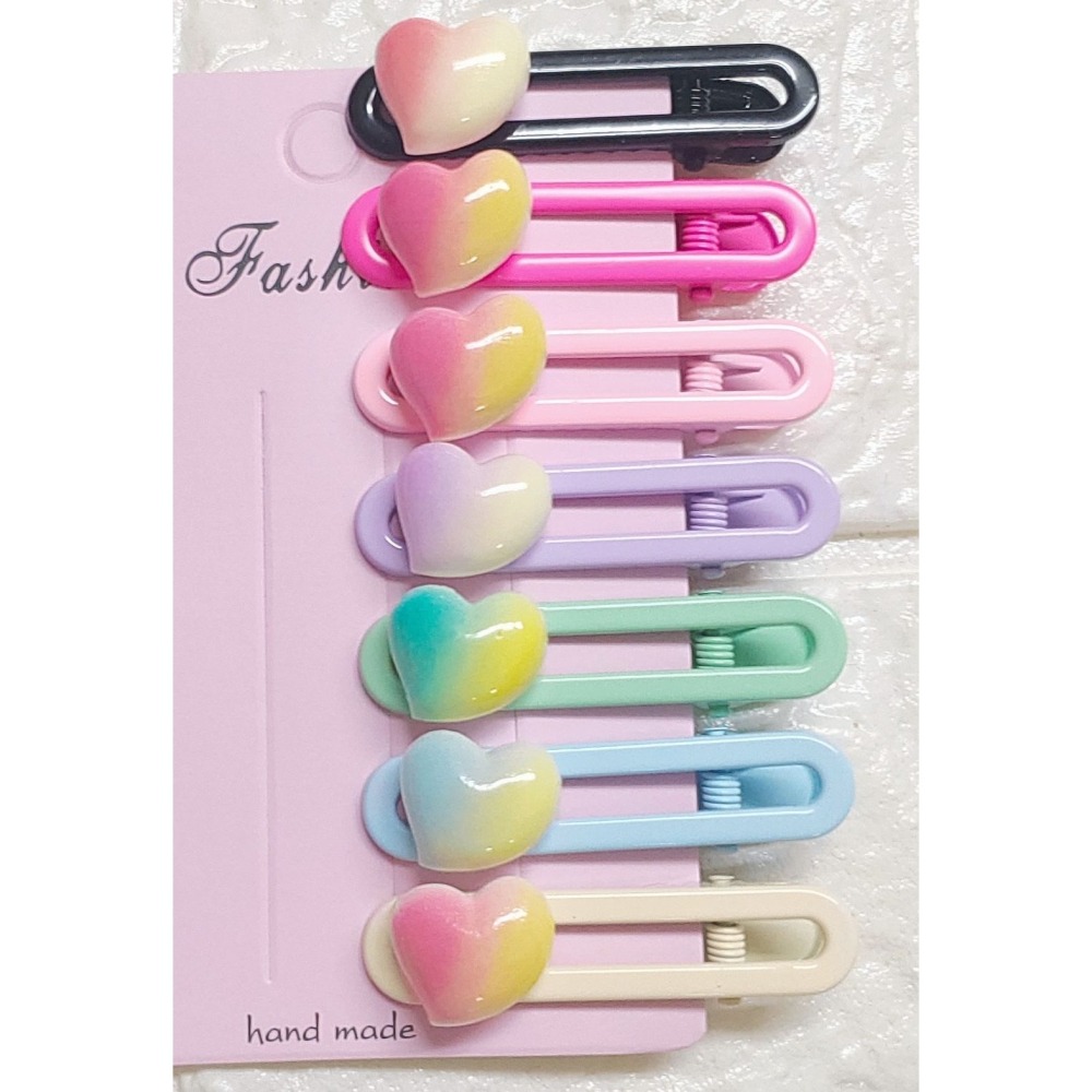💕小V購物💕【手作髮夾系列 - 彩色愛心髮夾】 手作髮夾 奶油膠髮夾 可愛髮夾 卡通髮夾 韓系髮夾 鴨嘴夾 現貨 d-細節圖2