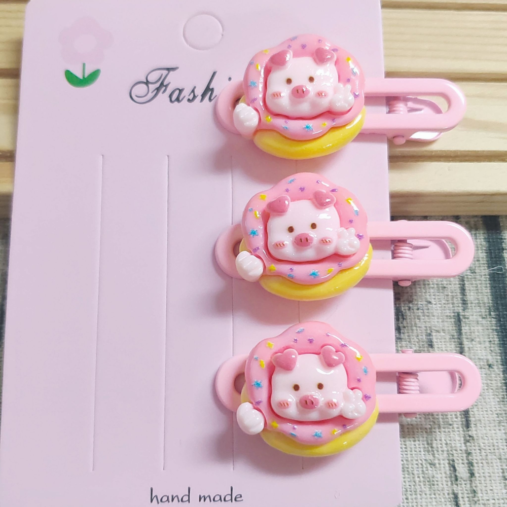 💕小V購物💕【手作髮夾系列 - 開心豬豬髮夾】 手作髮夾 奶油膠髮夾 可愛髮夾 卡通髮夾 韓系髮夾 鴨嘴夾 現貨-細節圖2