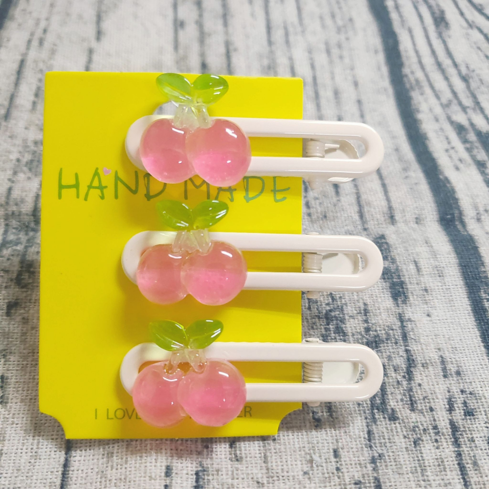 💕小V購物💕【手作髮夾系列 - 櫻桃髮夾】 手作髮夾 奶油膠髮夾 可愛髮夾 卡通髮夾 韓系髮夾 鴨嘴夾 現貨-細節圖2