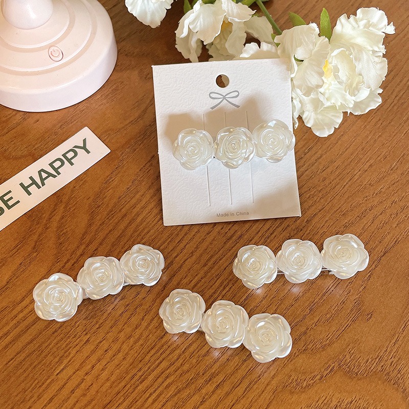 💕小V購物網💕 【一支】法式 浪漫 山茶花 髮夾 浪漫 側邊 瀏海 夾子 氣質 髮飾 鴨嘴夾 山茶花髮夾 側邊夾 現-細節圖2