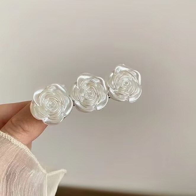 💕小V購物網💕 【一支】法式 浪漫 山茶花 髮夾 浪漫 側邊 瀏海 夾子 氣質 髮飾 鴨嘴夾 山茶花髮夾 側邊夾 現-細節圖6