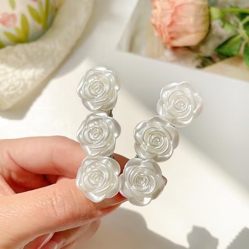 💕小V購物網💕 【一支】法式 浪漫 山茶花 髮夾 浪漫 側邊 瀏海 夾子 氣質 髮飾 鴨嘴夾 山茶花髮夾 側邊夾 現-細節圖7