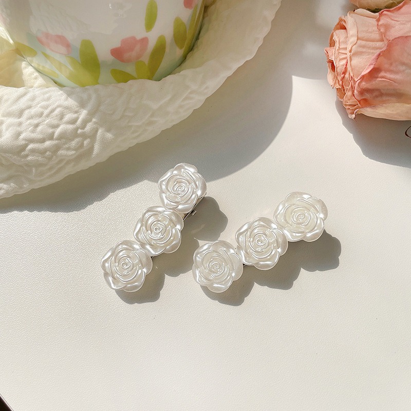 💕小V購物網💕 【一支】法式 浪漫 山茶花 髮夾 浪漫 側邊 瀏海 夾子 氣質 髮飾 鴨嘴夾 山茶花髮夾 側邊夾 現-細節圖9