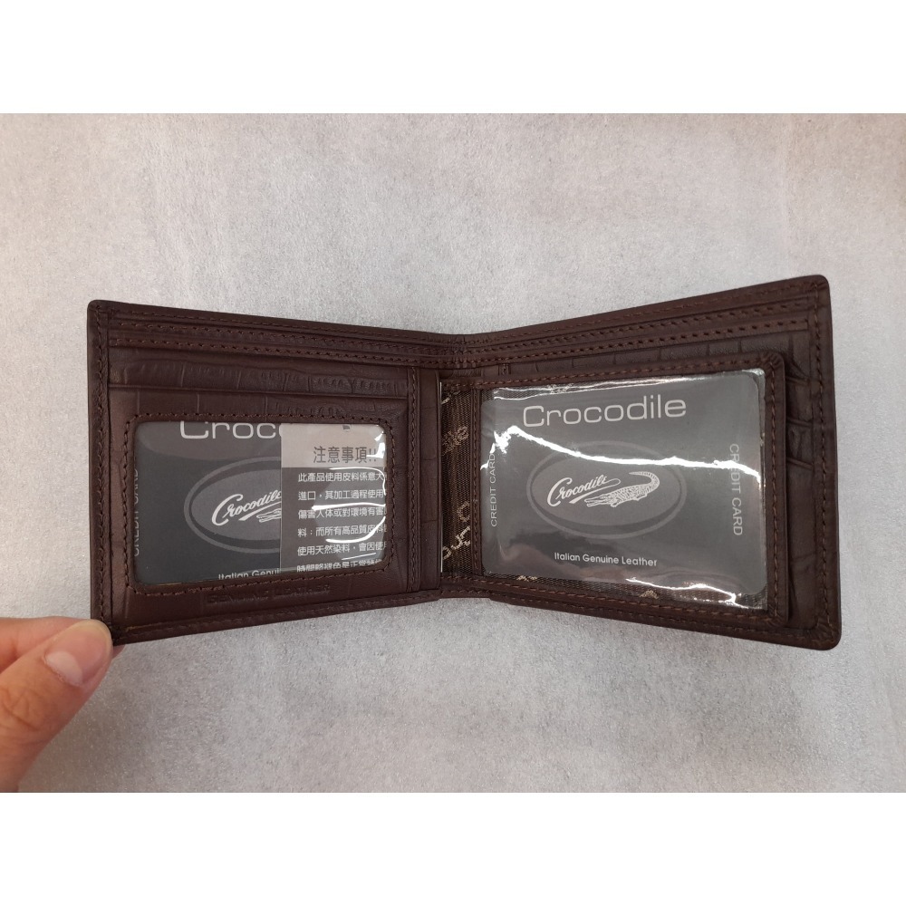 CROCODILE 牛皮壓鱷紋短夾 皮夾 0103-40042咖色-細節圖2