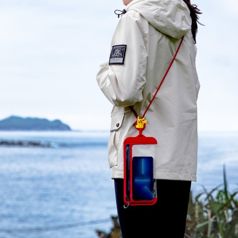 【Bone 蹦克】寶可夢款斜背防水手機袋二代 防水手機套 可觸控適合潛水游泳 配件收納包 手機周邊-細節圖9