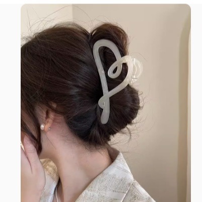⚡台灣出貨 ⚡❤️台灣現貨❤️氣質啞光黑色愛心抓夾女高級感後腦勺髮夾2024新款鯊魚夾抓夾髮夾髮飾-規格圖9
