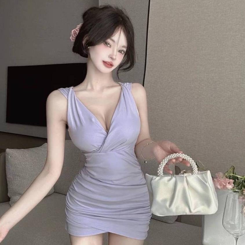 N-1109 𝓢𝓱𝓸𝓹 現貨🏷韓國同步🛒韓系V領氣質無袖皺褶顯瘦連身洋-細節圖3