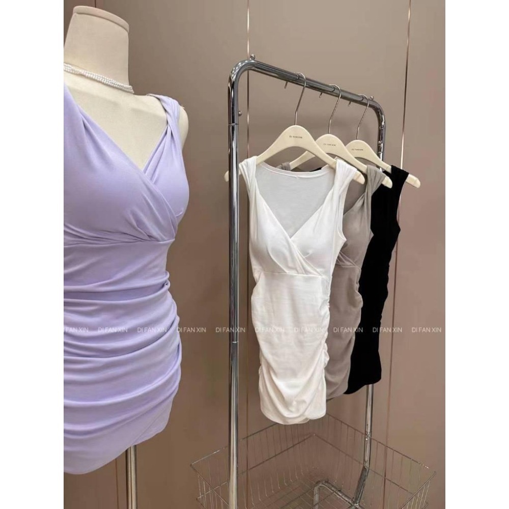 N-1109 𝓢𝓱𝓸𝓹 現貨🏷韓國同步🛒韓系V領氣質無袖皺褶顯瘦連身洋-細節圖8