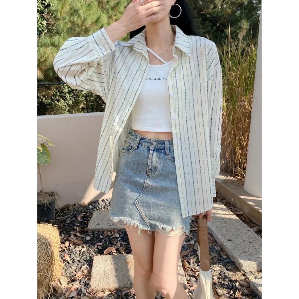 N-1109 𝓢𝓱𝓸𝓹 現貨🏷字母造型條紋襯衫+不規則短版背心兩件套-細節圖5