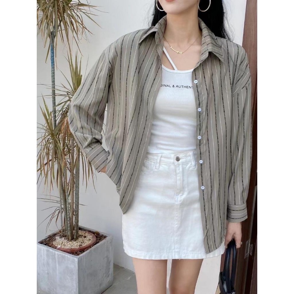 N-1109 𝓢𝓱𝓸𝓹 現貨🏷字母造型條紋襯衫+不規則短版背心兩件套-細節圖6