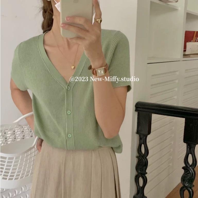 N-1109 𝓢𝓱𝓸𝓹 現貨🏷 V領親膚柔軟短袖針織上衣-細節圖2