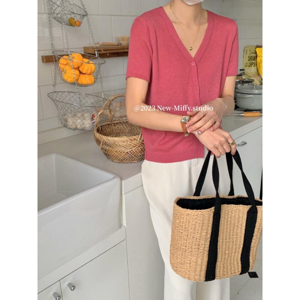 N-1109 𝓢𝓱𝓸𝓹 現貨🏷 V領親膚柔軟短袖針織上衣-細節圖7