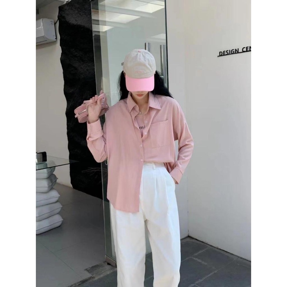 N-1109 𝓢𝓱𝓸𝓹 現貨🏷字母短版背心+純色透膚襯衫外套兩件套-細節圖3