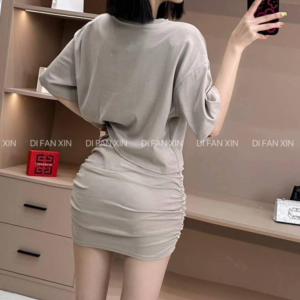 N-1109 𝓢𝓱𝓸𝓹 現貨🏷韓版🛒休閒簡約圓領上衣+褶皺包裙套裝-細節圖7