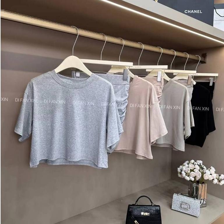 N-1109 𝓢𝓱𝓸𝓹 現貨🏷韓版🛒休閒簡約圓領上衣+褶皺包裙套裝-細節圖8