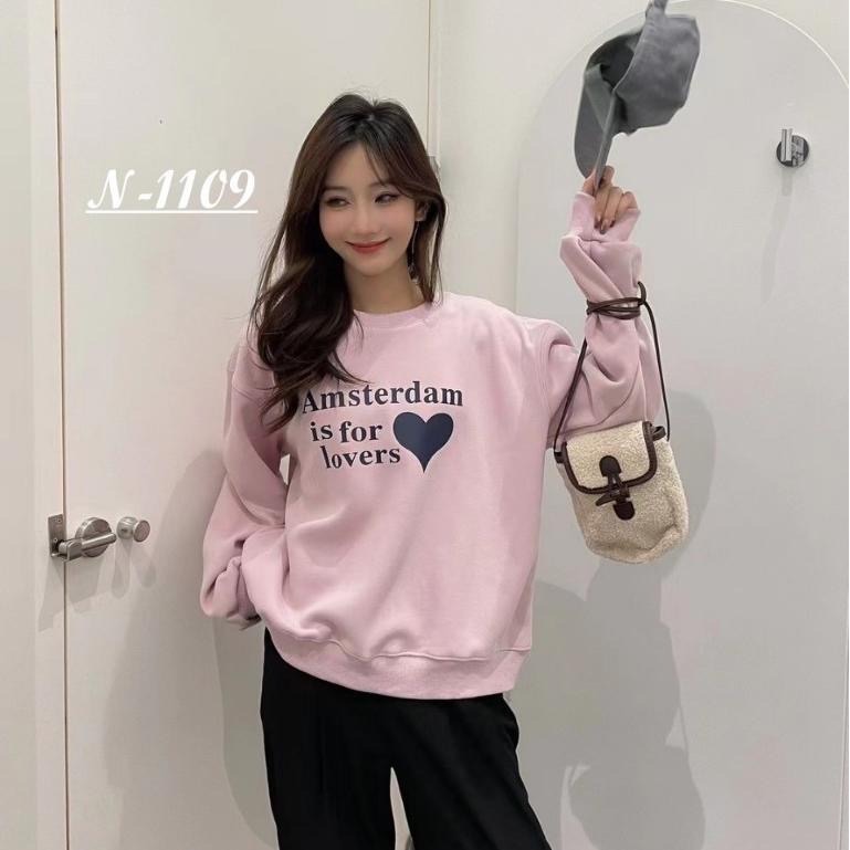 N-1109 𝓢𝓱𝓸𝓹 現貨🏷韓版質感刷毛愛心印花圓領上衣-細節圖2