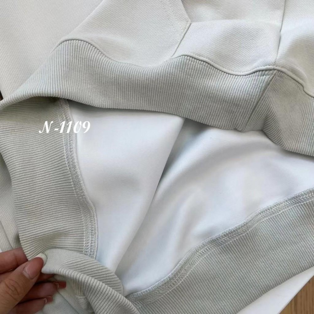 N-1109 𝓢𝓱𝓸𝓹 現貨🏷 you刷毛拼接圓領衛衣大學T-細節圖5