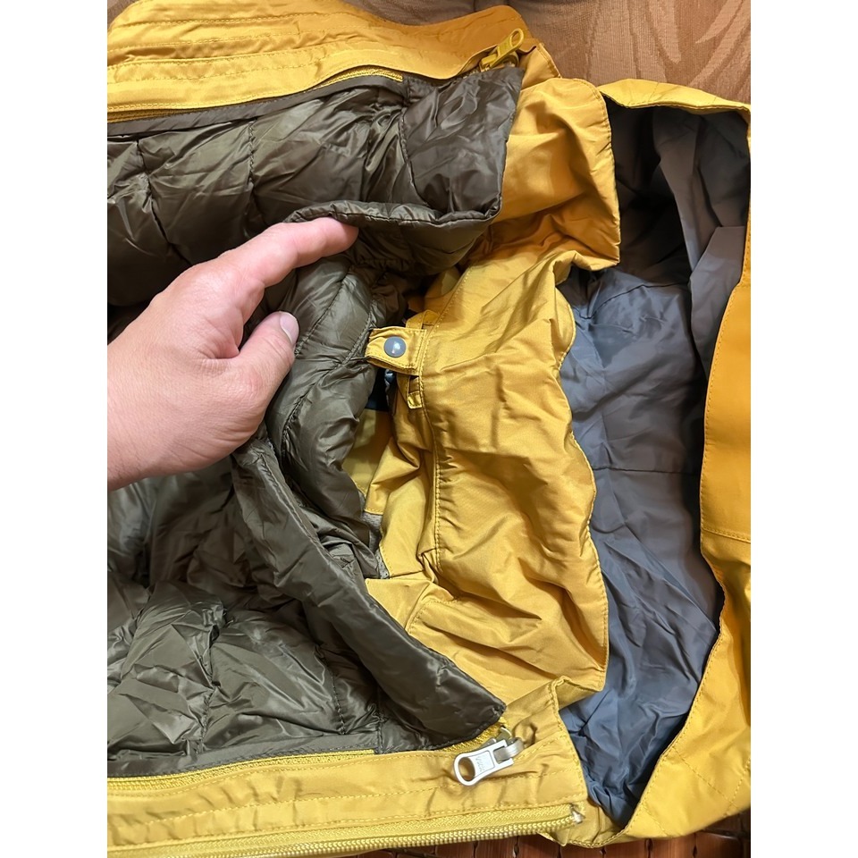 【歐都納】男款防水GORE-TEX二件式風衣外套A-G1713M黃棕（M號）-細節圖4