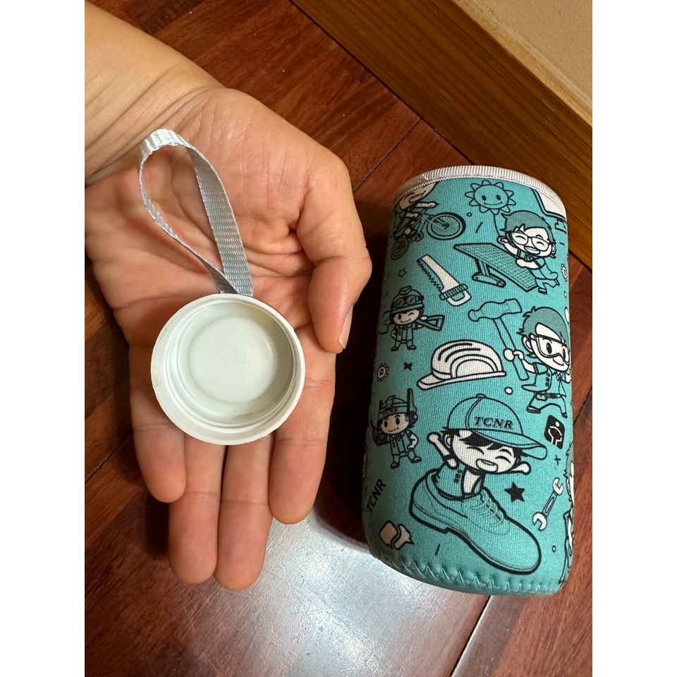 [售] 玻璃水瓶.旋轉蓋,可提 (附專屬瓶套) 限量-細節圖4