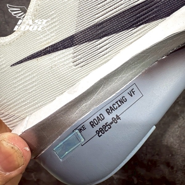 快腳🔎 Nike  ZoomX Vaporfly Next% 4 飛線 慢跑鞋 HF6412-100 淺灰-細節圖7