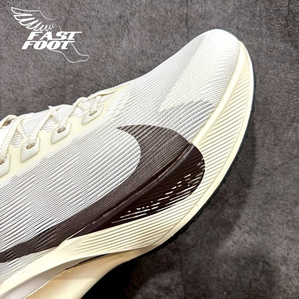 快腳🔎 Nike Vaporfly 4 慢跑鞋 馬拉松鞋 輕量 米白黑  HV6107-100-細節圖5