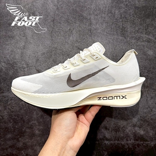 快腳🔎 Nike Vaporfly 4 慢跑鞋 馬拉松鞋 輕量 米白黑  HV6107-100-細節圖3