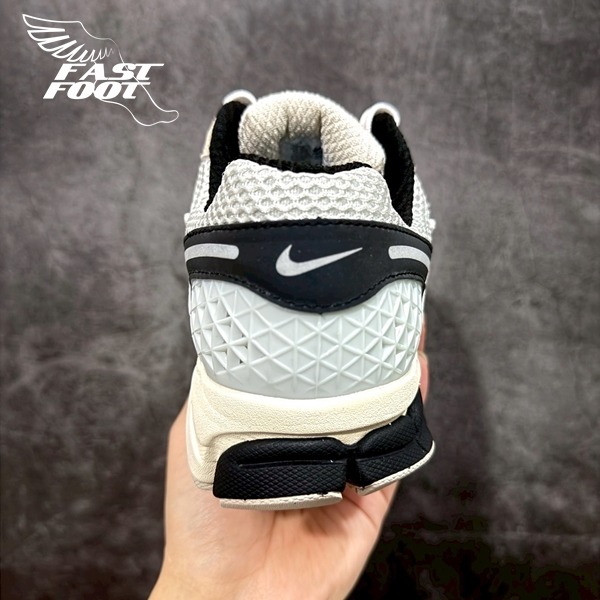 快腳🔎 NIKE ZOOM VOMERO 5 骨白 燕麥 夜光 老爹鞋 復古慢跑鞋 FN7649-110-細節圖8