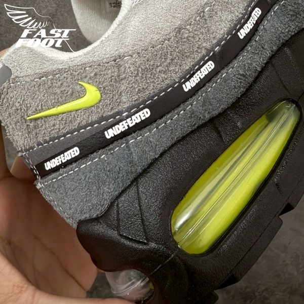 快腳🔎 UNDEFEATED × Nike Air Max 95 SP 灰黃 超強聯名 IB4523-004-細節圖8