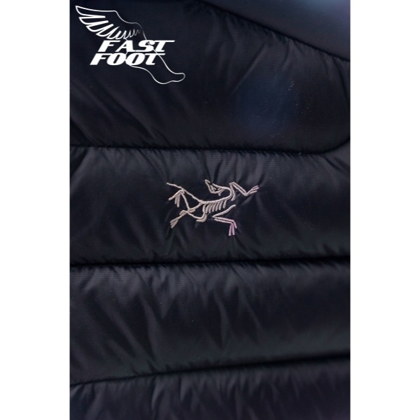 快腳🔎 ARCTERYX 始祖鳥 Cerium  VEST 羽絨背心 鵝絨 立領 保暖背心 黑 有尺寸表-細節圖5